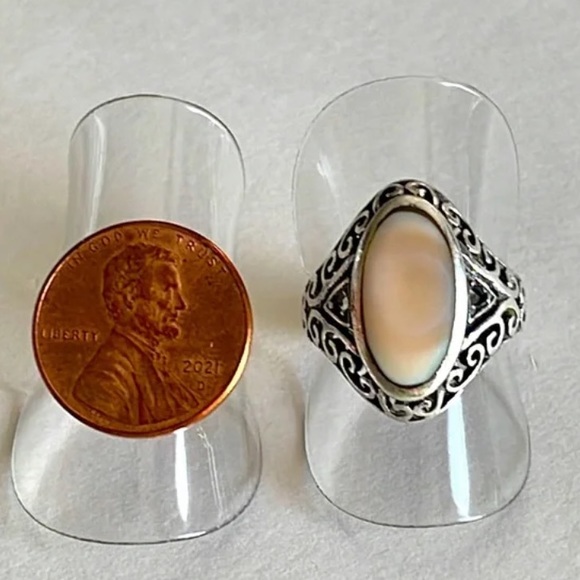 Mother of Pearl Ring on 925 Sterling Silver - Picture 6 of 10